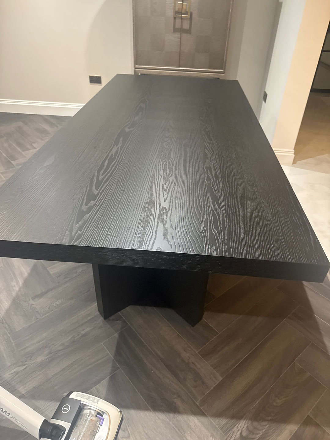 Berkeley Designs Sorrento Textured Dark Oak Dining Table With Chairs