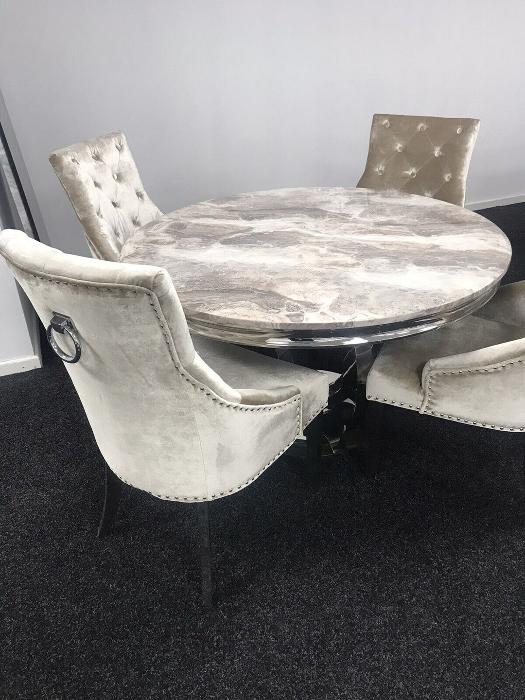 Chelsea 130cm Marble Round Dining Table With Shimmer Chrome Ring Knocker Chairs